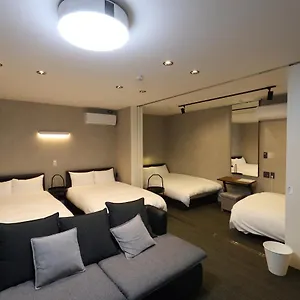 white-crystal-roomb.fukuoka-hotels.net/
